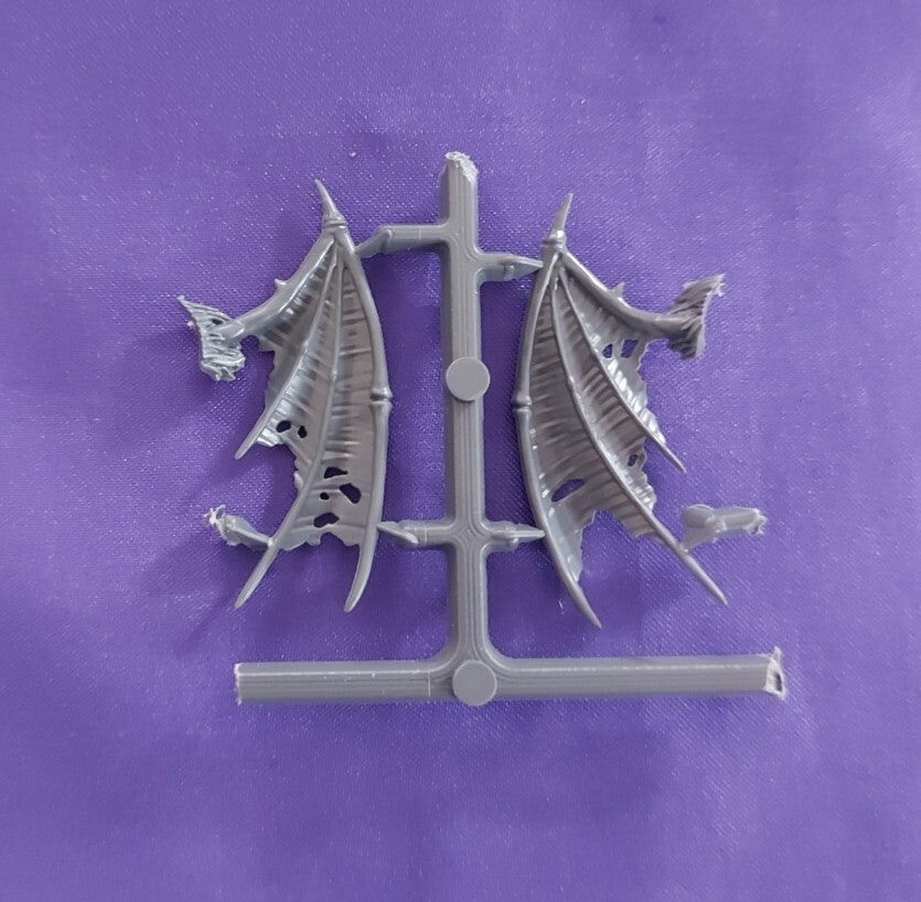 Warhammer - Flesh Eater Courts - Vargheist Small WINGS only, NEW