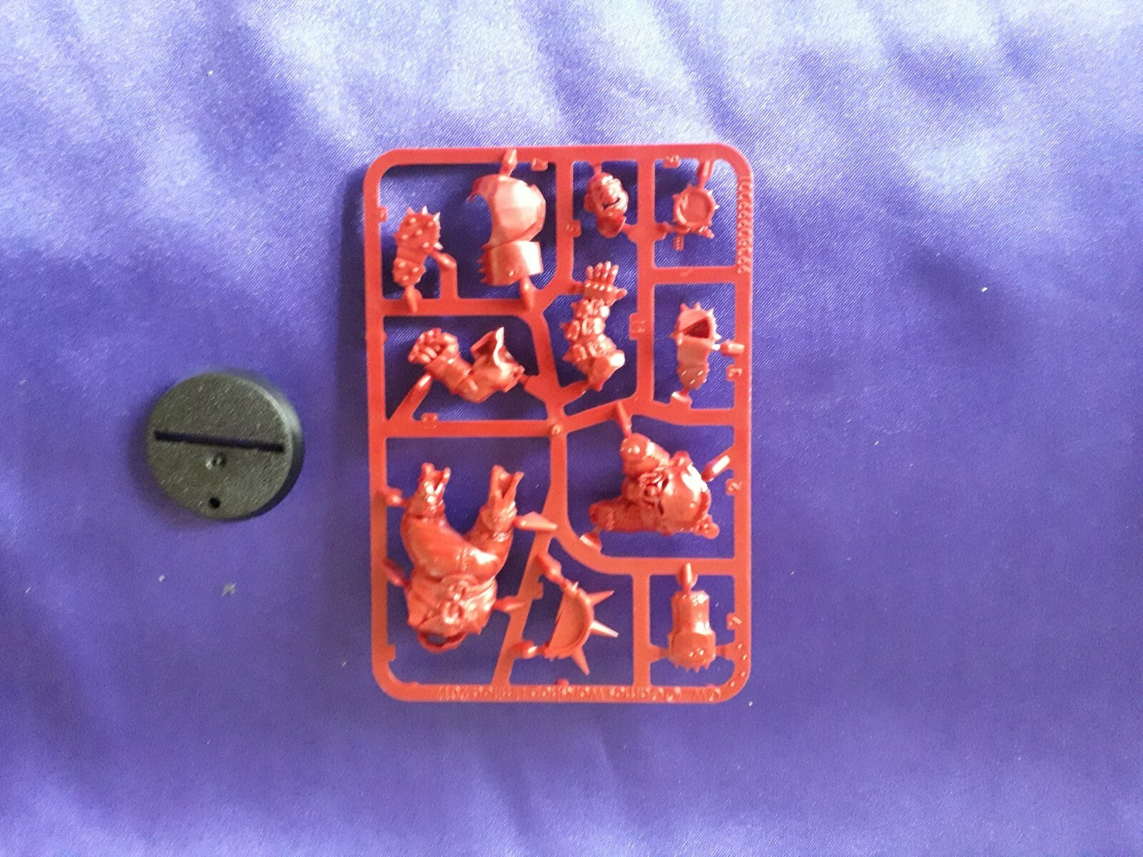 Bloodbowl Second Season - SINGLE model, NEW with base, ogre, troll, griff etc.