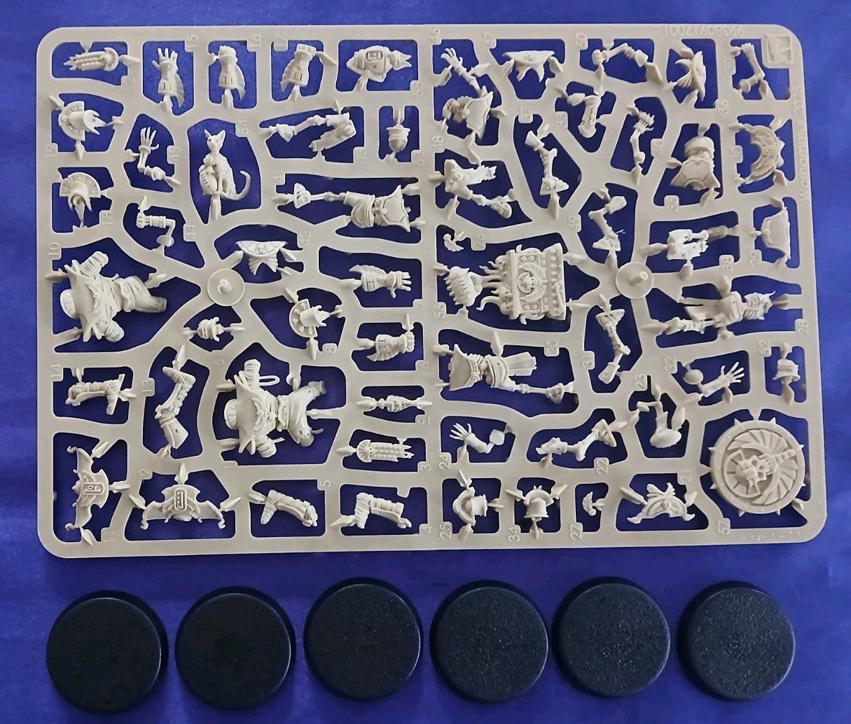 Bloodbowl Season 3 - Brionne Barons x6 Models HALF TEAM, NEW