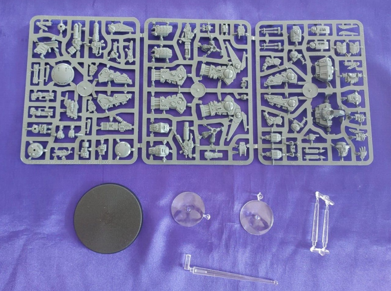 Tau Empire Commander in Enforcer or Coldstar suit, NEW on sprue Warhammer 40K