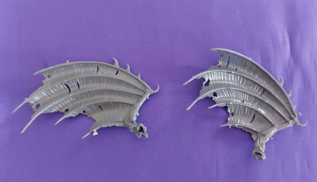 Warhammer - Flesh Eater Courts - Vargheist Type C WINGS only LIKE 2 LEFT, NEW