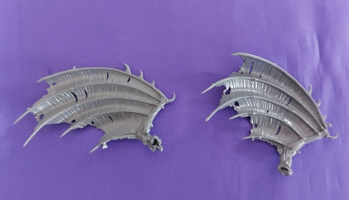 Warhammer - Flesh Eater Courts - Vargheist Type C WINGS only LIKE 2 LEFT, NEW