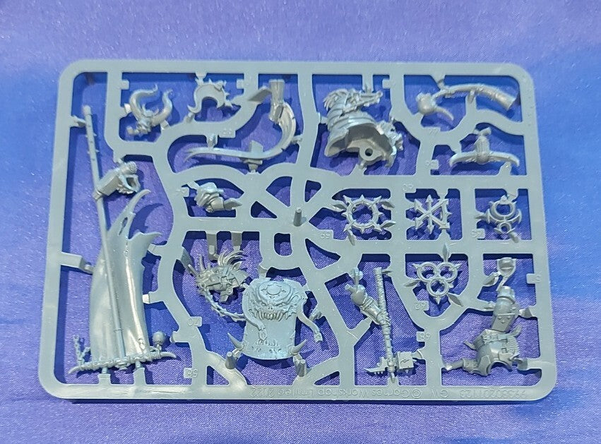 Warhammer - Slaves to Darkness - Chaos Knights Upgrade Sprue, NEW