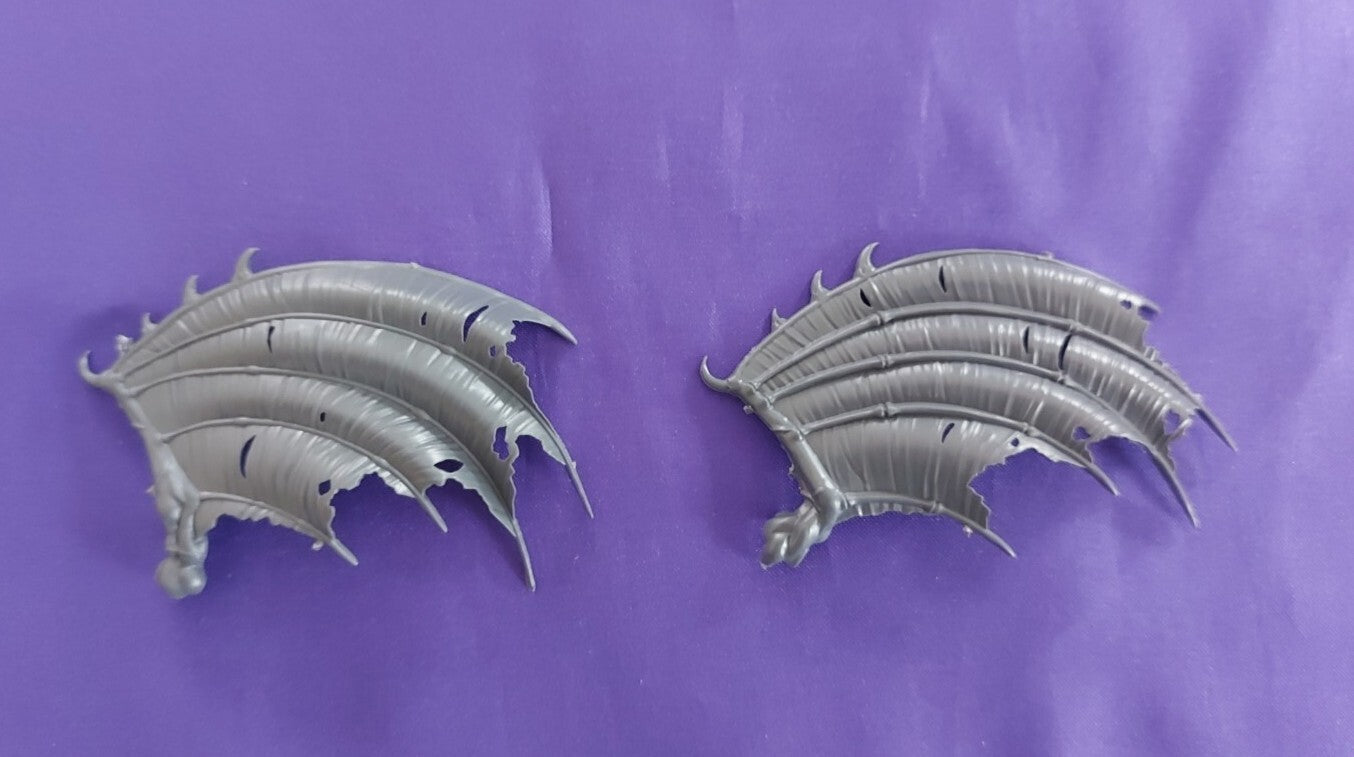 Warhammer - Flesh Eater Courts - Vargheist Type C WINGS only LIKE 2 LEFT, NEW