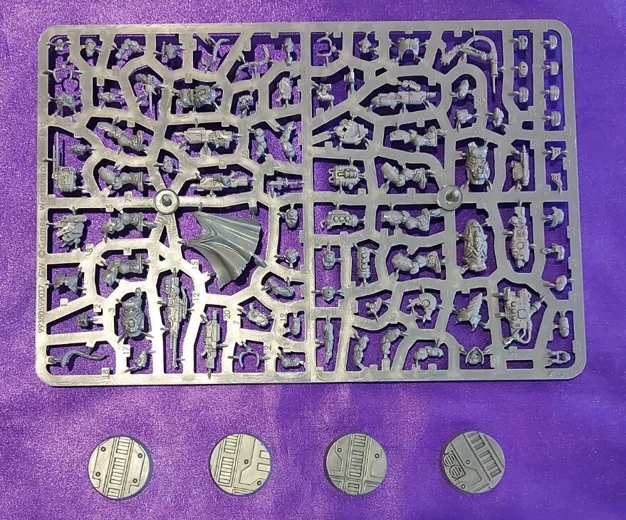 Necromunda - Hive Secundus - 4 Van Saar Tek-Hunters, NEW