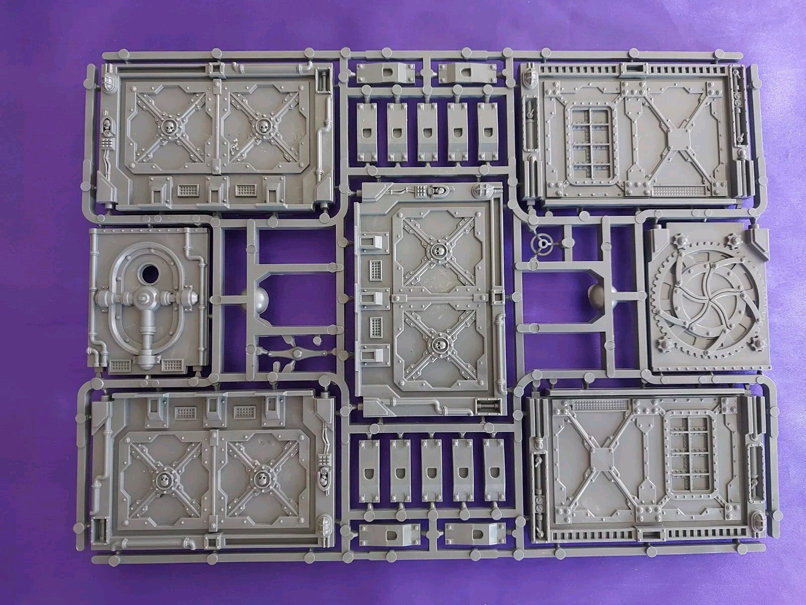 Necromunda - Hive Secundus - Scenary Sprue, NEW