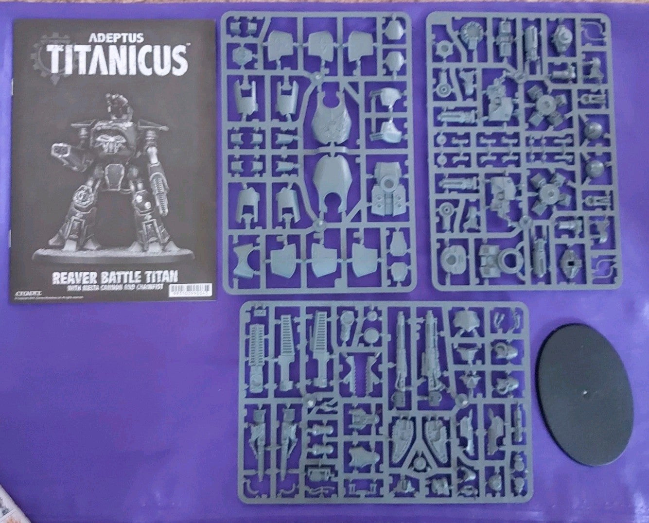 Warhammer 40K Adeptus Titanicus - Reaver Titan with Chain Fist, NEW