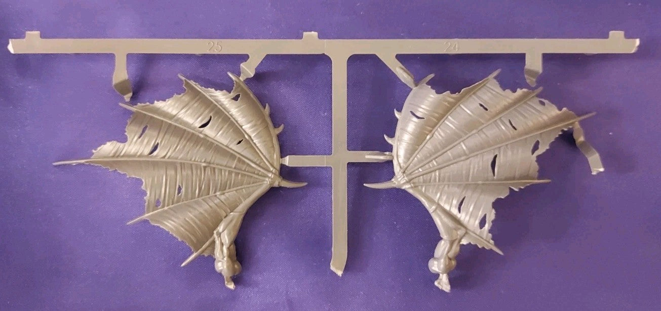 Warhammer - Flesh Eater Courts - Vargheist Type A WINGS only, NEW